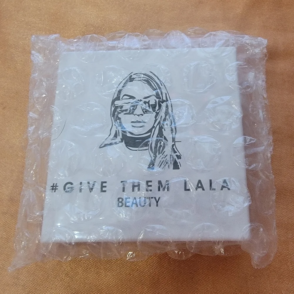NIB Give Them Lala Bronze Powder IBIZA